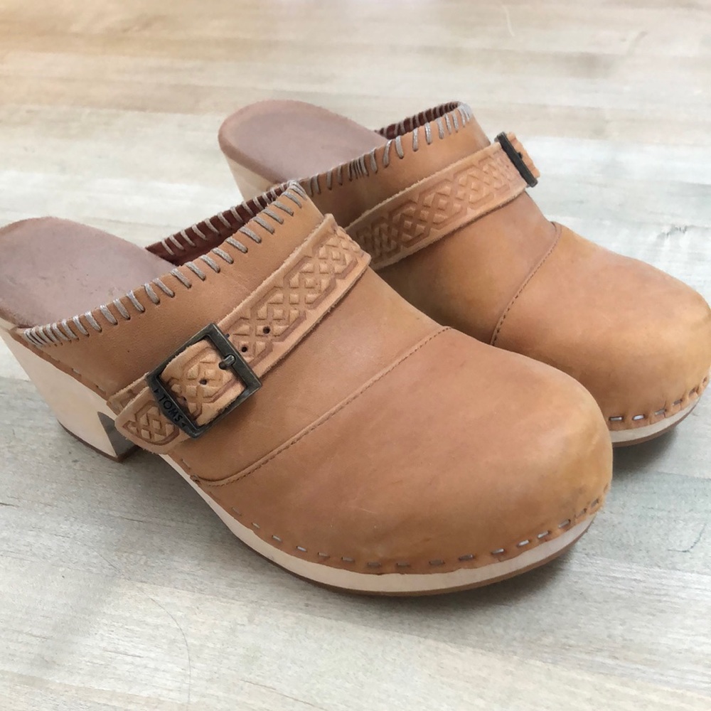 Toms Clogs Size 7